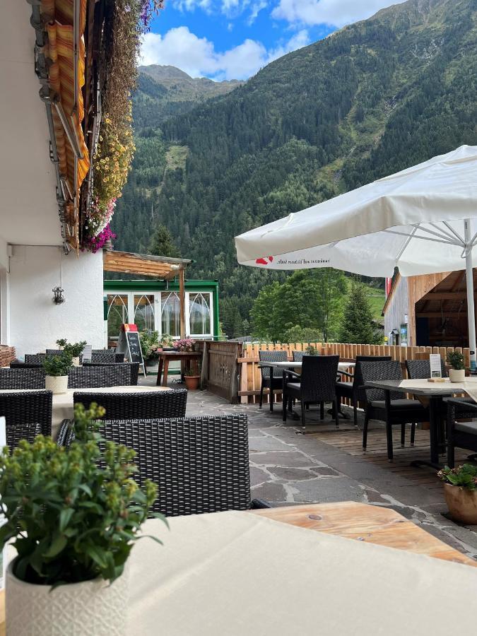 Hotel Waldcafe ノイシュティフト・イム・シュトゥーバイタール エクステリア 写真